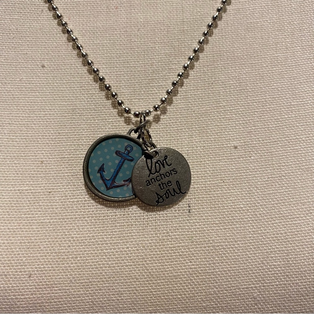 Anchor necklace. - Picture 2 of 2